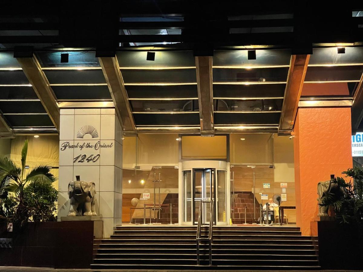Pearl Of The Orient Tower, In Front Of Us Embassy Διαμέρισμα Μανίλα Εξωτερικό φωτογραφία